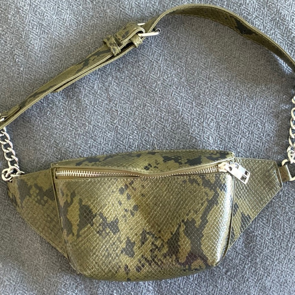 GREEN SNAKESKIN CROSS BODY